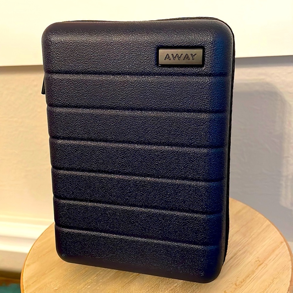 AWAY x United Airlines Hardside Toiletry Case Kit w/ All Items